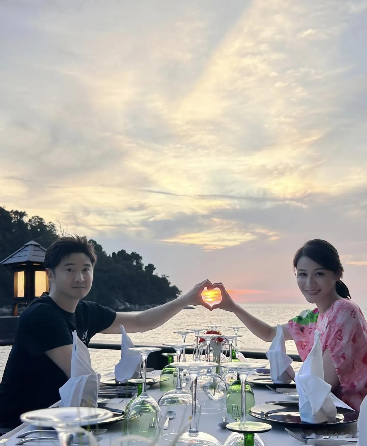 我觉得叶一茜真的很厉害，阔别舞台十几年，在大众面前几乎没了自己的名字。变成了xx