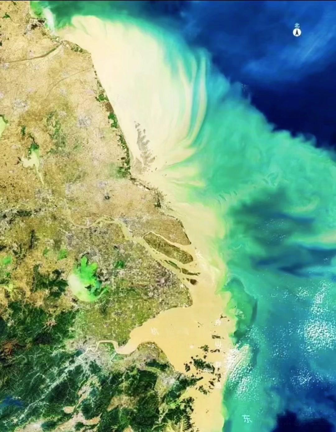 长三角这片海是双刃剑？🌊长三角沿岸海水常年浑黄，看不到碧海金沙，和福建、广东、