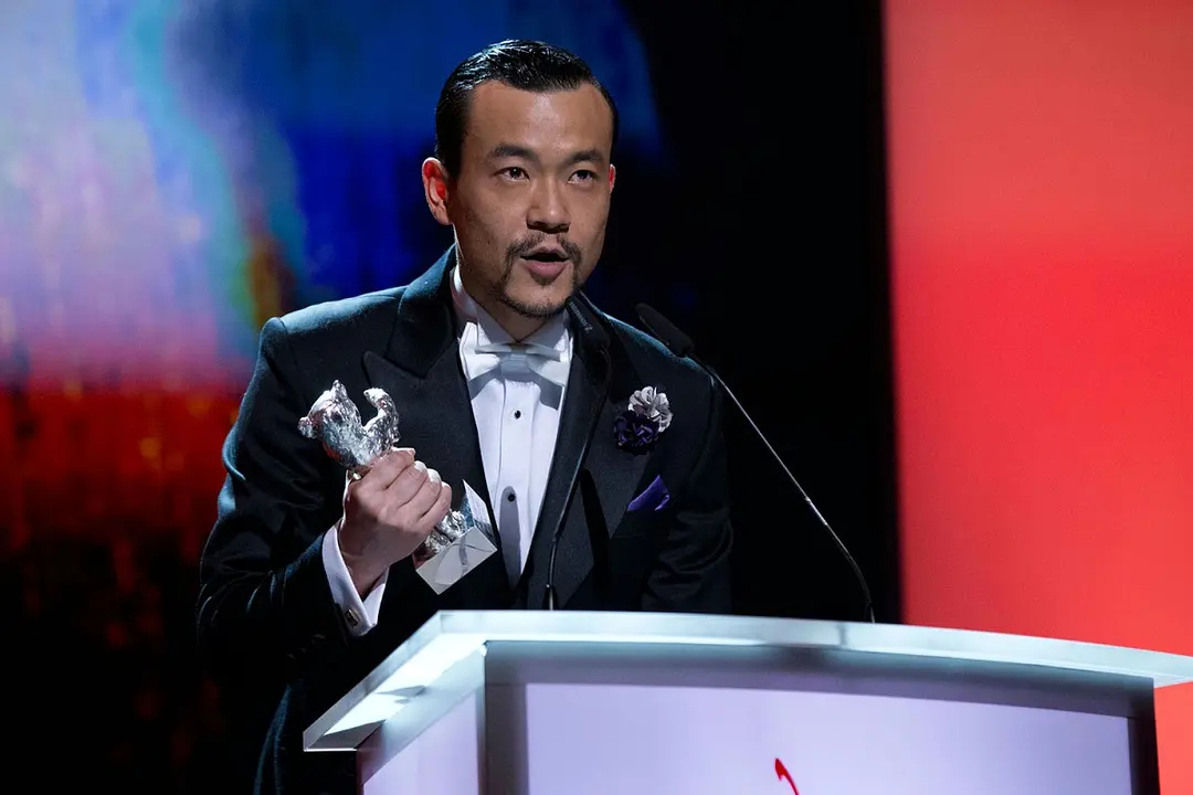刁亦男易烊千玺廖凡新片《银幕》报道刁亦男导演、易烊千玺、廖凡主演的新片《Red 