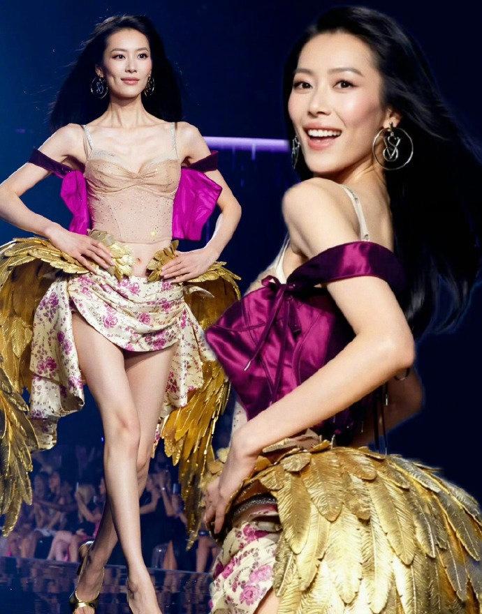 不允许有人错过大表姐这趟维密回归！她一出场，整个秀场的气场都不一样了，步伐利落、
