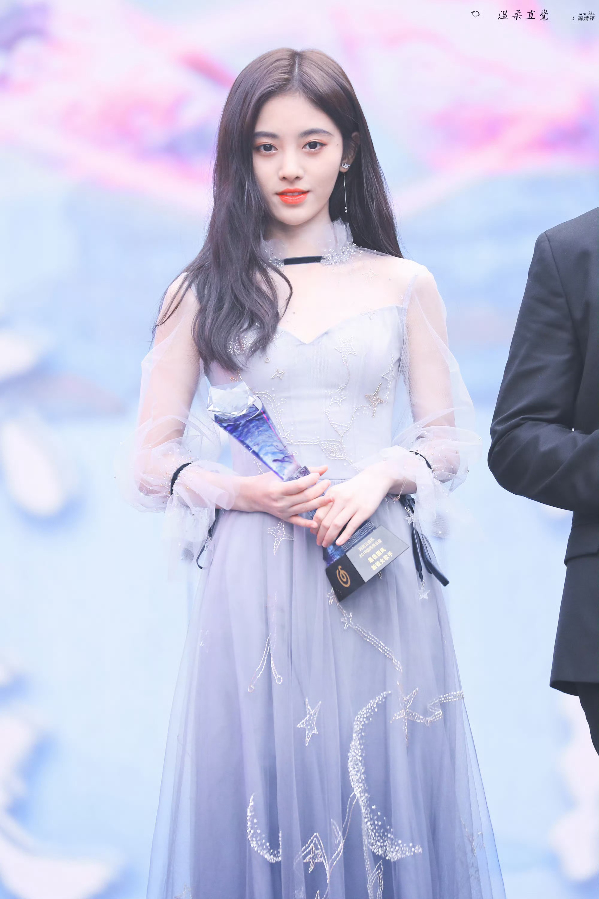 jjy鞠婧祎jjy鞠婧祎苏绿夏“你要像蝴蝶一样自由飞翔，不被定义” 𝐘𝐨𝐮