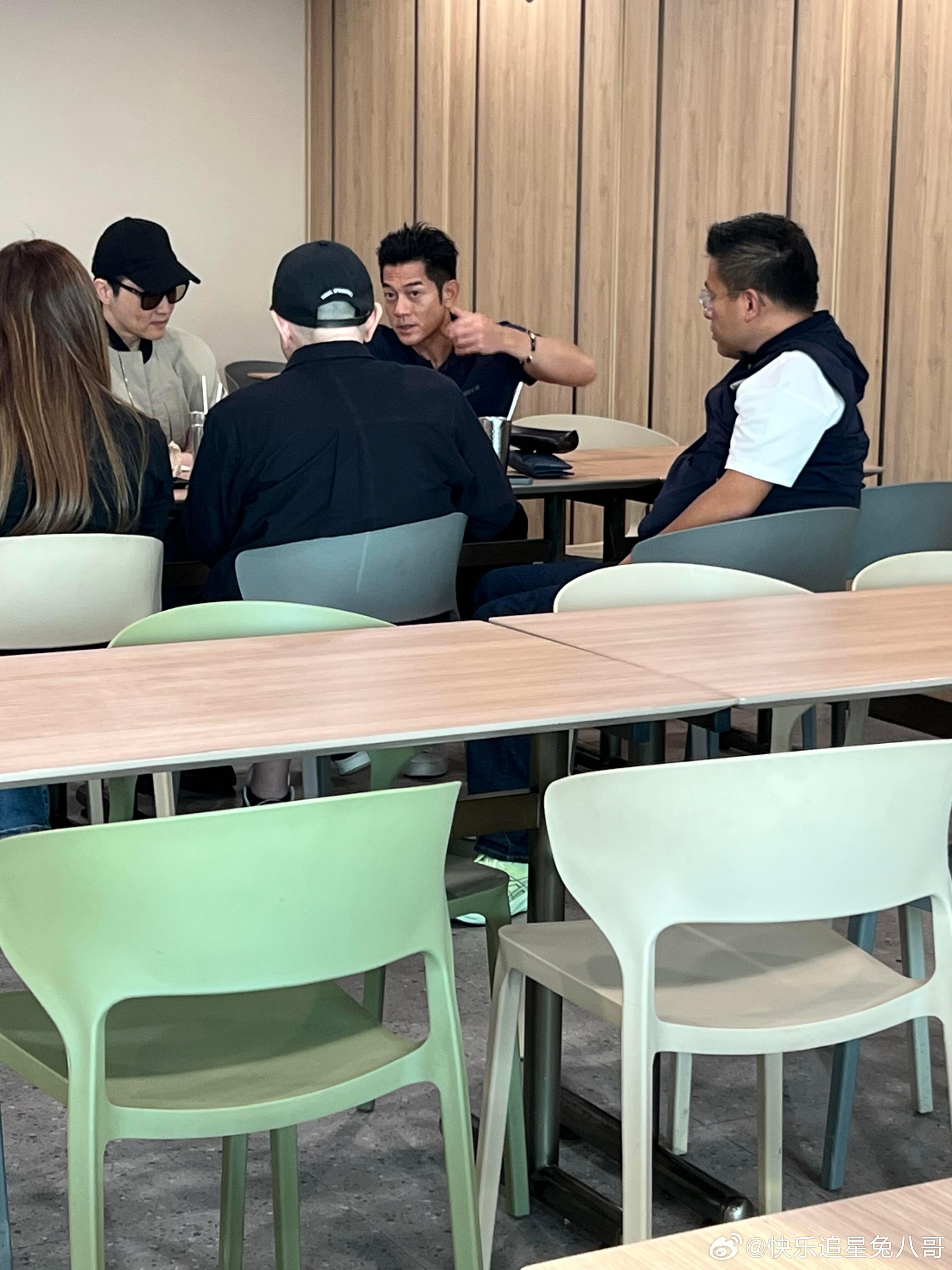 香港大学偶遇郭富城张智霖袁咏仪港大偶遇郭富城张智霖袁咏仪 香港大学偶遇郭富城张智
