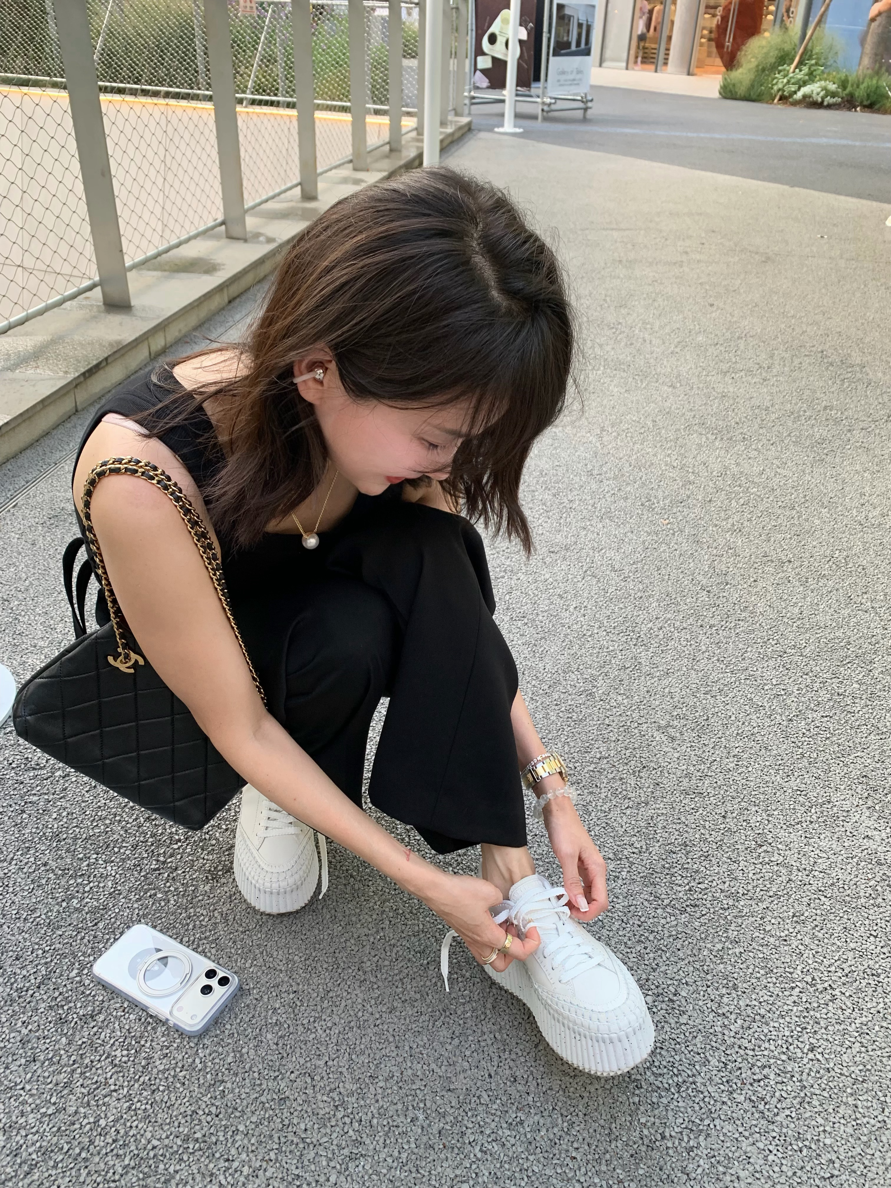 剪完六个小时后，已经快塌下去，赶紧拍点照片。毕竟明早起来还是个什么爆炸头还不知道
