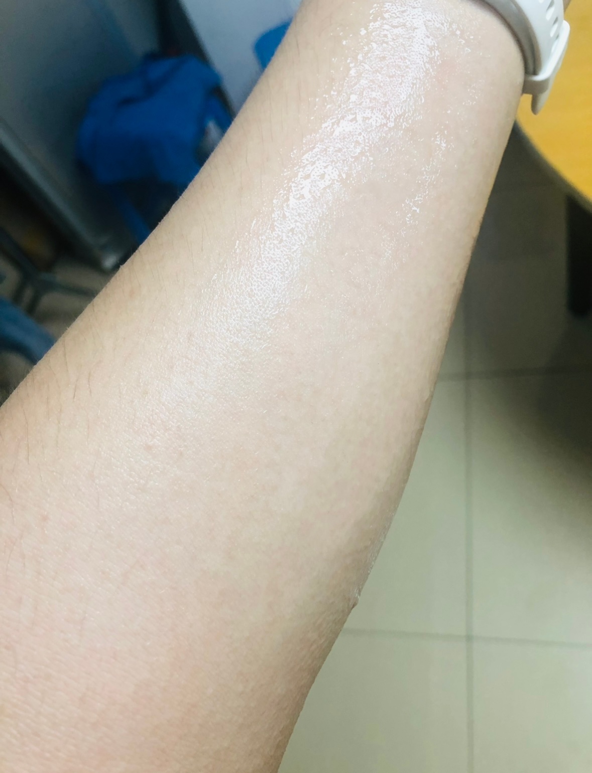 好像有用，最近一周晚上都吃的很少，瘦了三斤，三伏天我们一起加油吧！🤗带着轻微饥