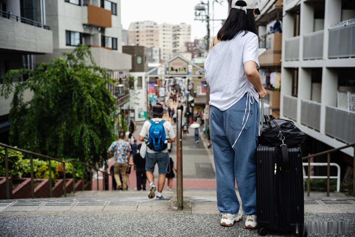 【本为遏制过度旅游，将离境税提高三倍】（日本时报）周三，日本将国际旅游税（又称离