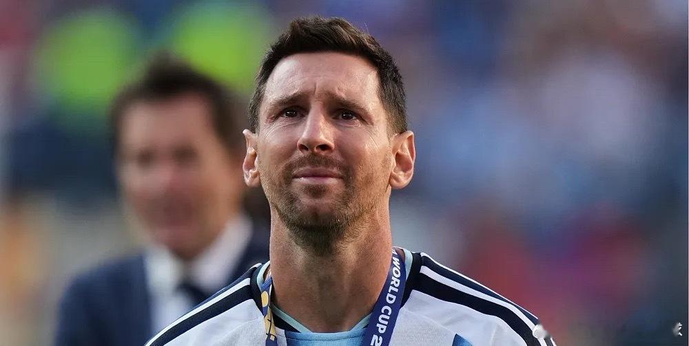 8月31日深夜，阿根廷球星梅西在社交媒体发布三页手写信，宣布自己将退出阿根廷国家