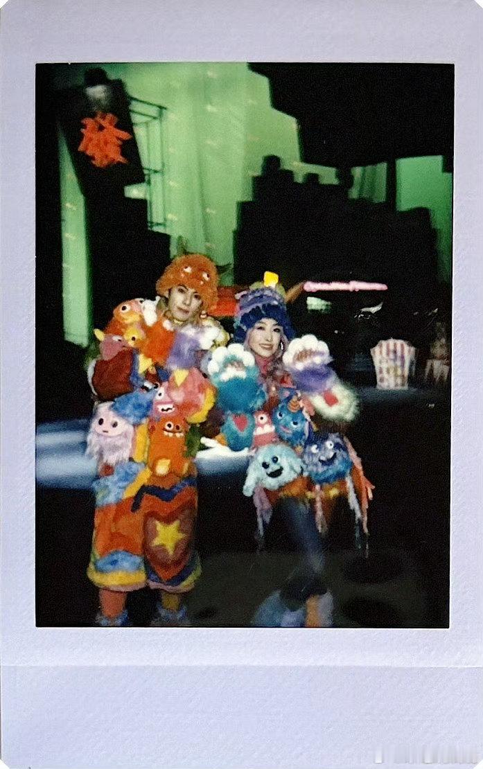 宋茜我和我的战友们 宋茜晒星河入梦拍立得宋茜晒与王鹤棣星河入梦拍立得 开工首日太