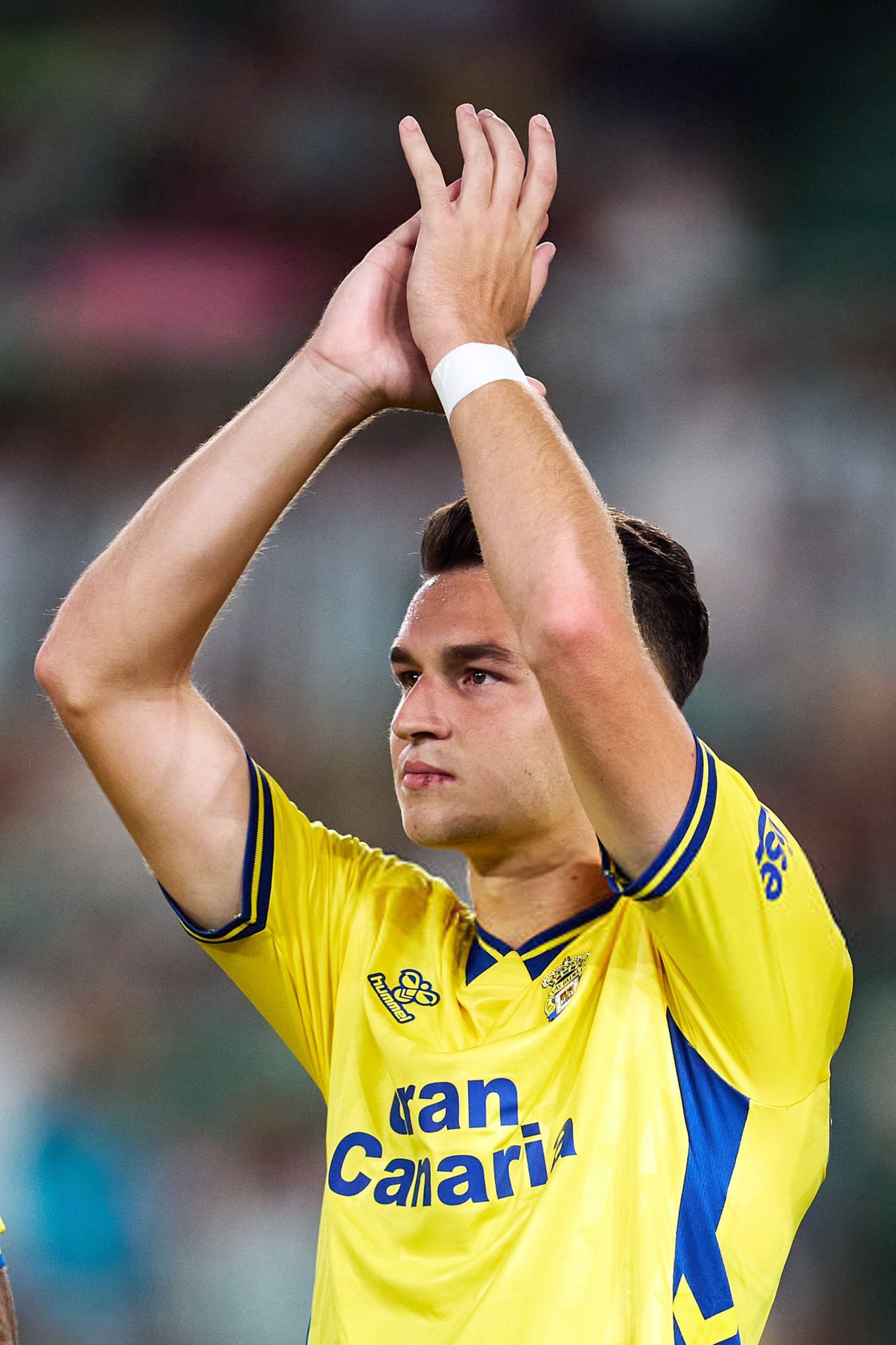 每体：米卡·马尔莫尔将于明年夏天自由转会离开拉斯帕尔马斯。 巴塞罗那失去了一项重