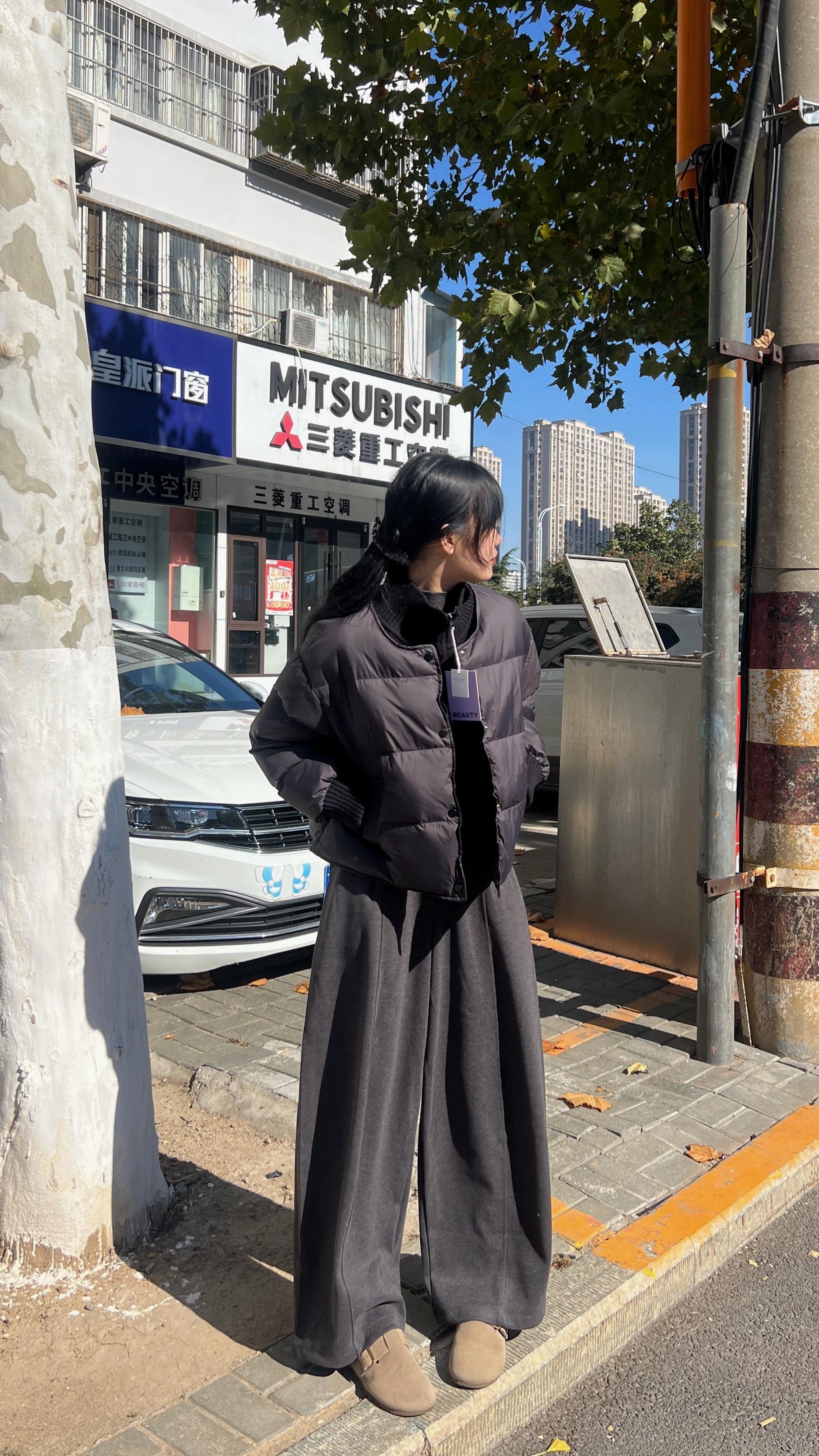 大大咧咧习惯了 所有人都觉得她是个每天活泼有趣没心没肺的女孩 好似没有...