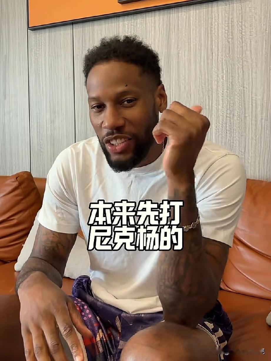 有的看了，前广东男篮外援威姆斯和前辽宁男篮外援斯蒂芬森打百分！

这场比赛赛前，