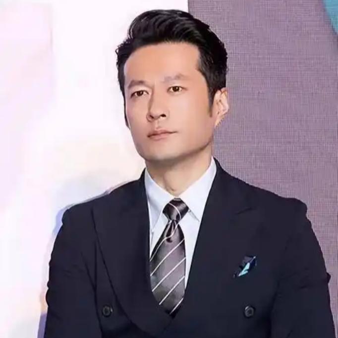 54岁的谭凯又火了！继青岛饺子馆后，他心心念念的包子店“谭一笼”终于开张，发文时