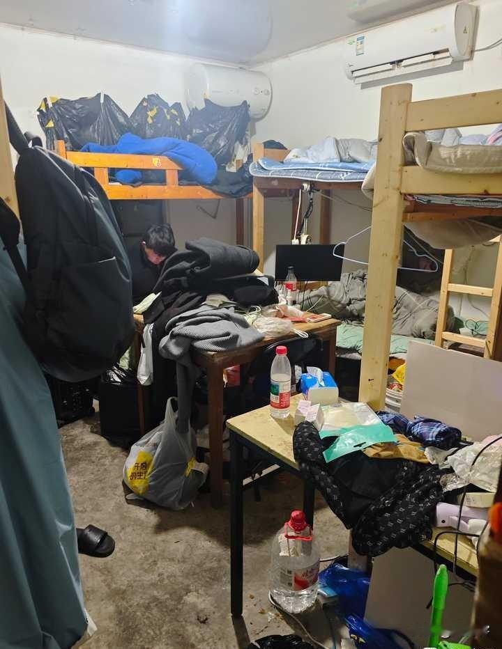 这样的工厂宿舍，你能坚持住几天？