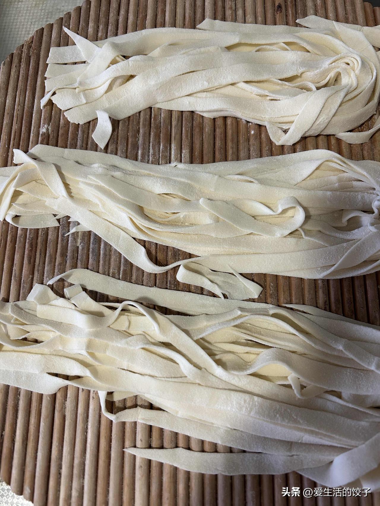 为什么年纪越大,朋友反而越少?
年纪越大，朋友越少，并非脾气变差，而是生活重心变