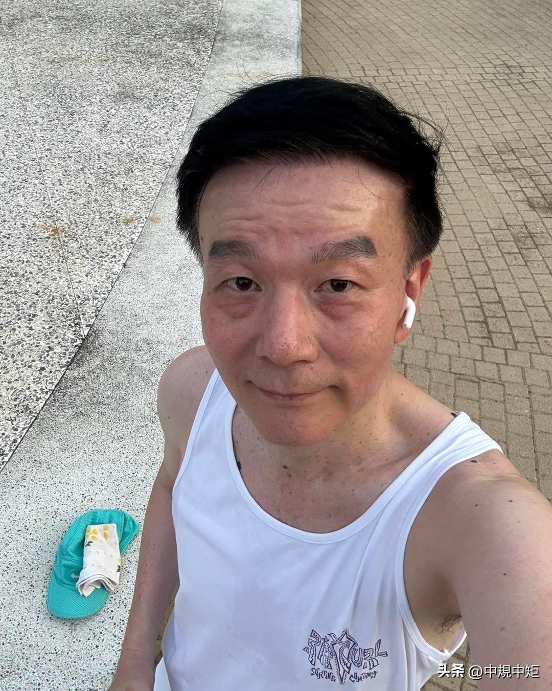 于北辰今（21日）在社交媒体发文声称，难得遇到一个行程不多的假日，特地以跑完50