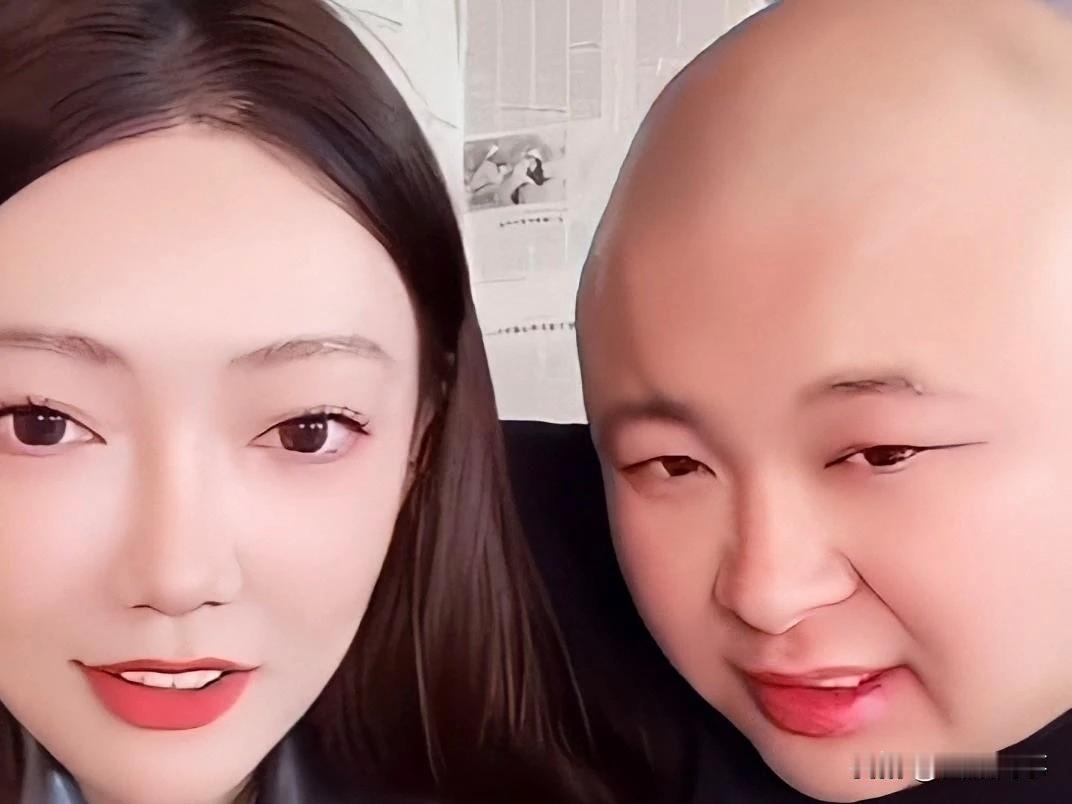 佳希不满老狗变卦，延期领结婚证。

          老狗、佳希原定在12月8