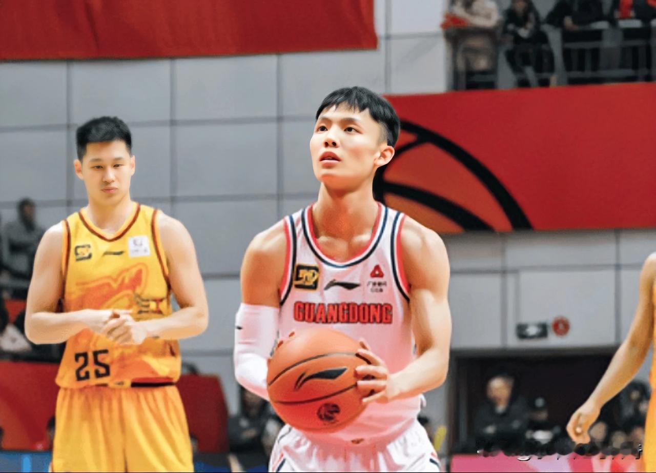 徐杰16分，广东男篮大胜江苏完成“复仇”CBA常规赛，广东客场挑战江苏，这场比赛