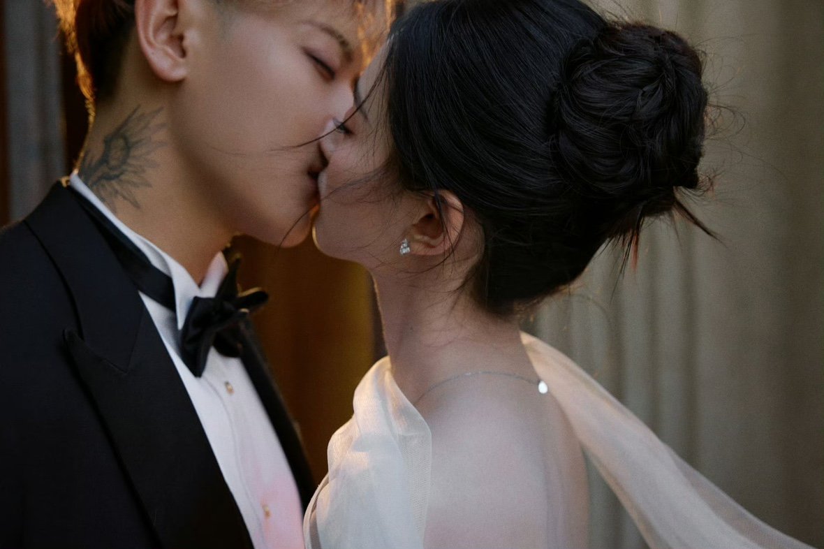 徐艺洋黄子韬发婚纱照黄子韬徐艺洋婚纱照造型 ​徐艺洋黄子韬婚纱照~幸福啦韬 ​​