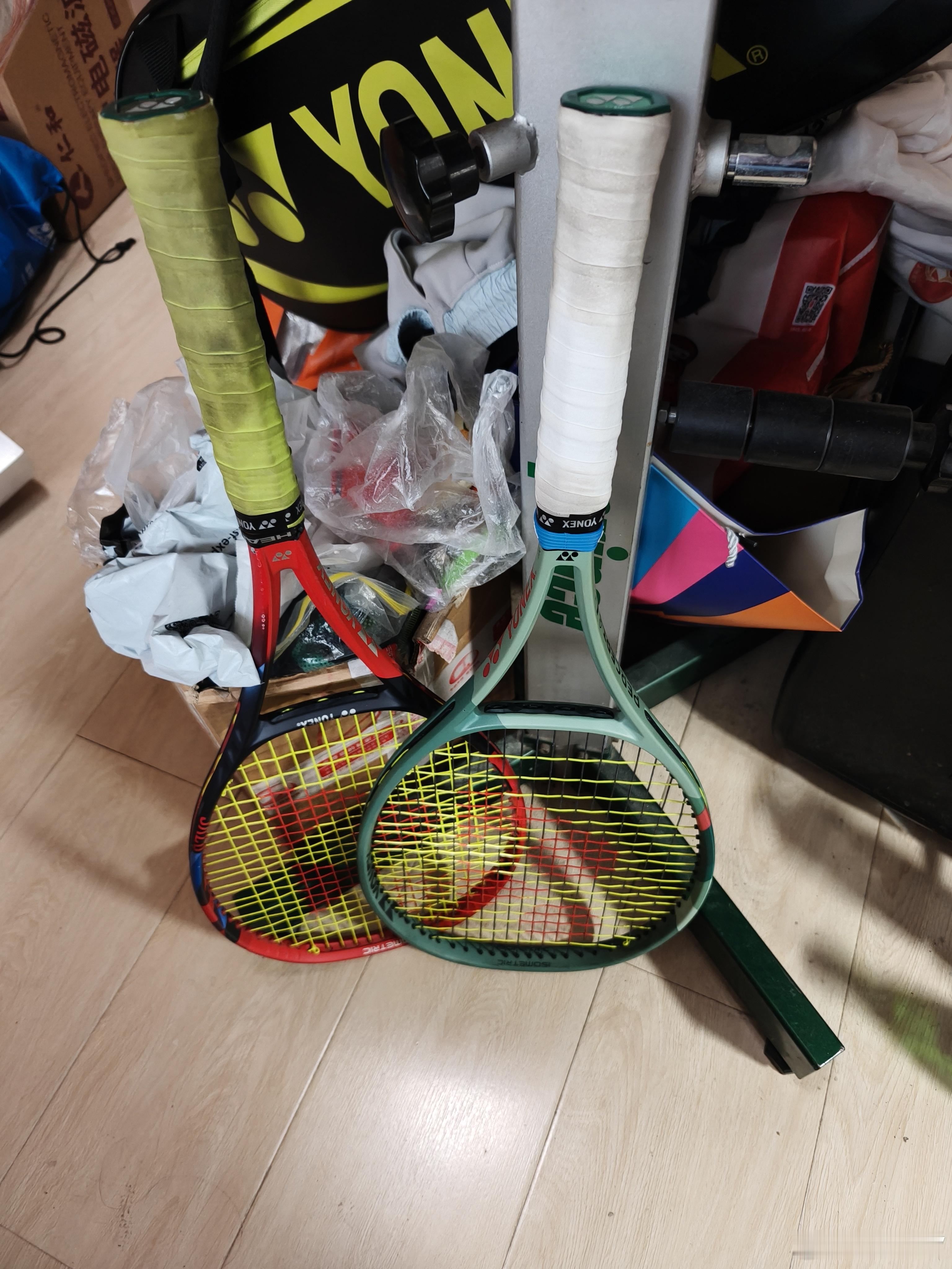 开工大吉 新年穿新线。早上起来把年前收的两把拍子都穿了线。“北航弗里茨”张总的P