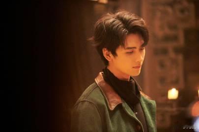 黄俊捷饰演的薛和煦在《锦月令》中，个性鲜明，腹黑而充满智慧，每一次的情感变化都被