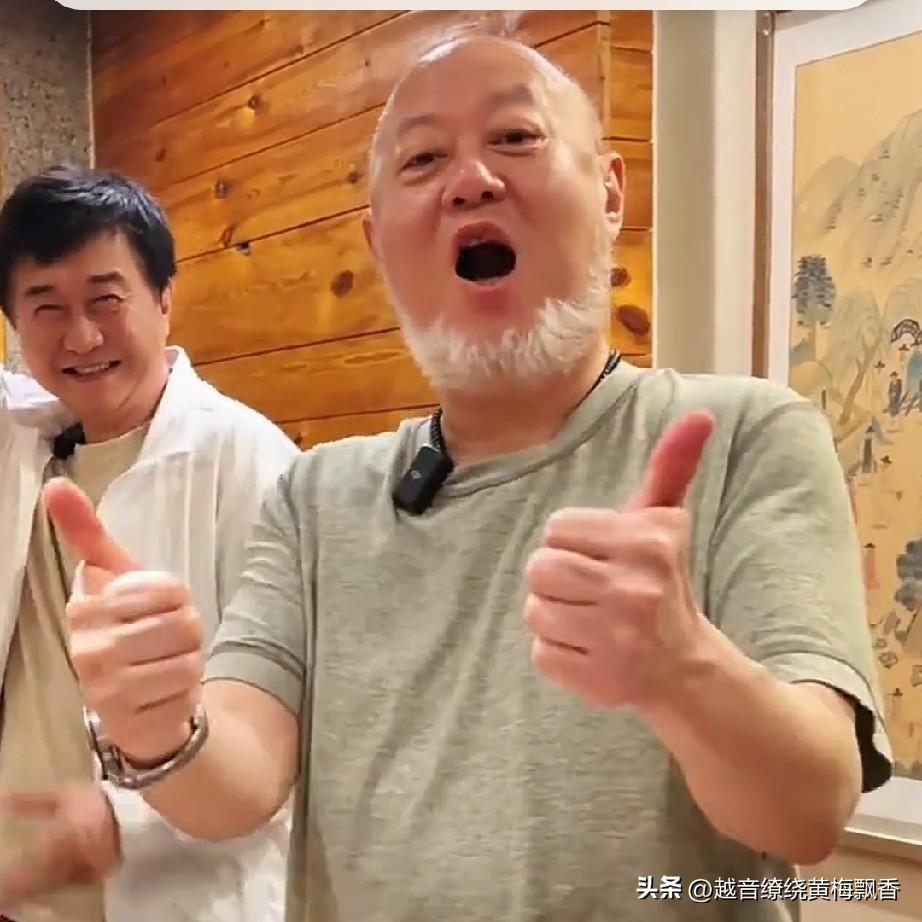 这就是所谓的艺术家们在网络上呈现给网民的社会价值，他们不出作品了，八十年代凭一两