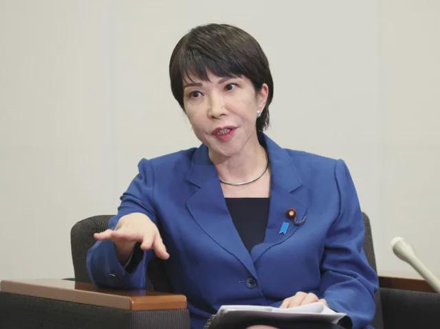 就在刚刚！！
高市早苗召开记者会。
想把中国当冤大头！

嘴上说要和中国。
“保