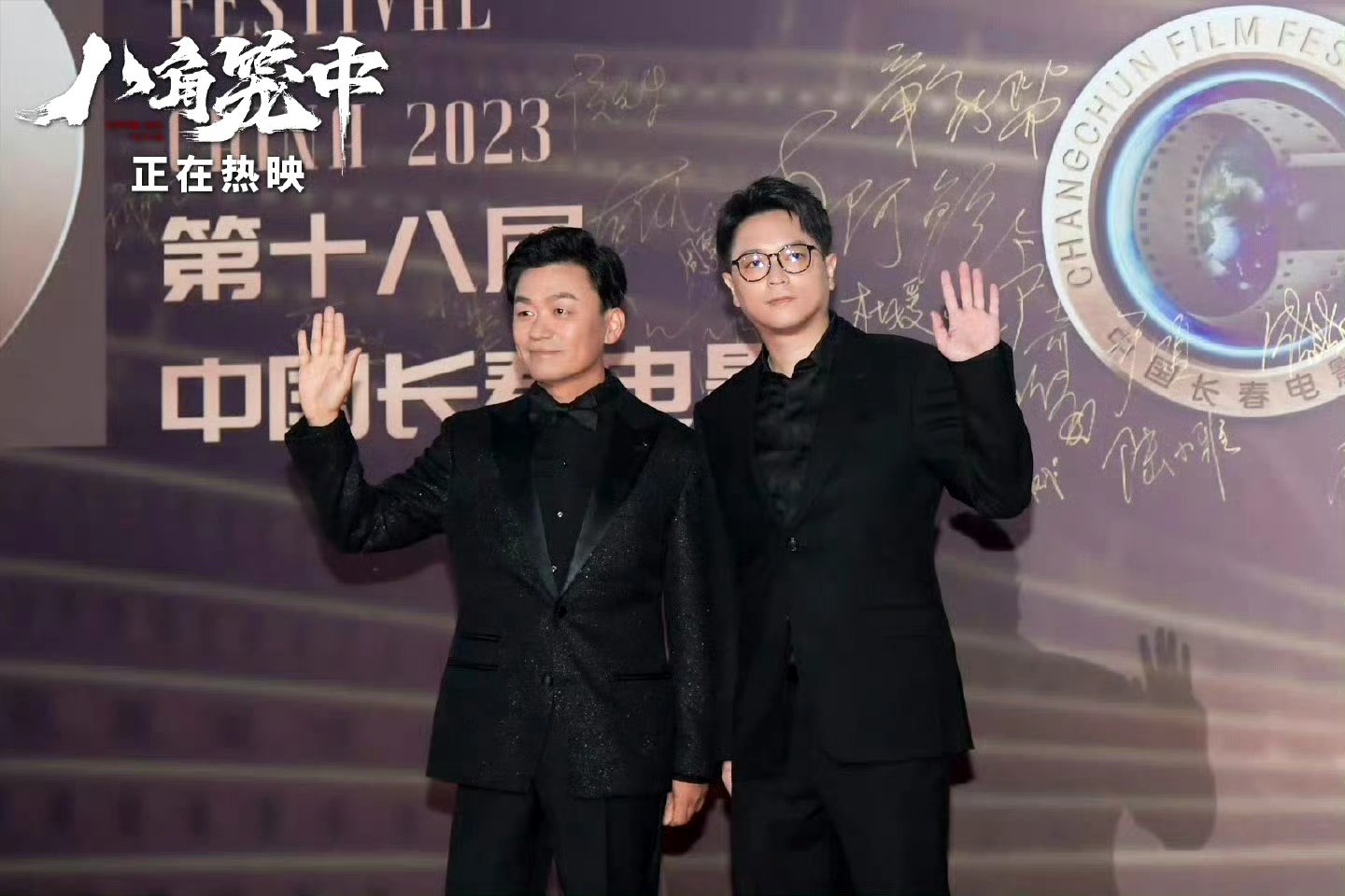 #八角笼中金鹿奖评委会大奖#恭喜电影《八角笼中》能获得这样的奖项，很厉害啊，期待