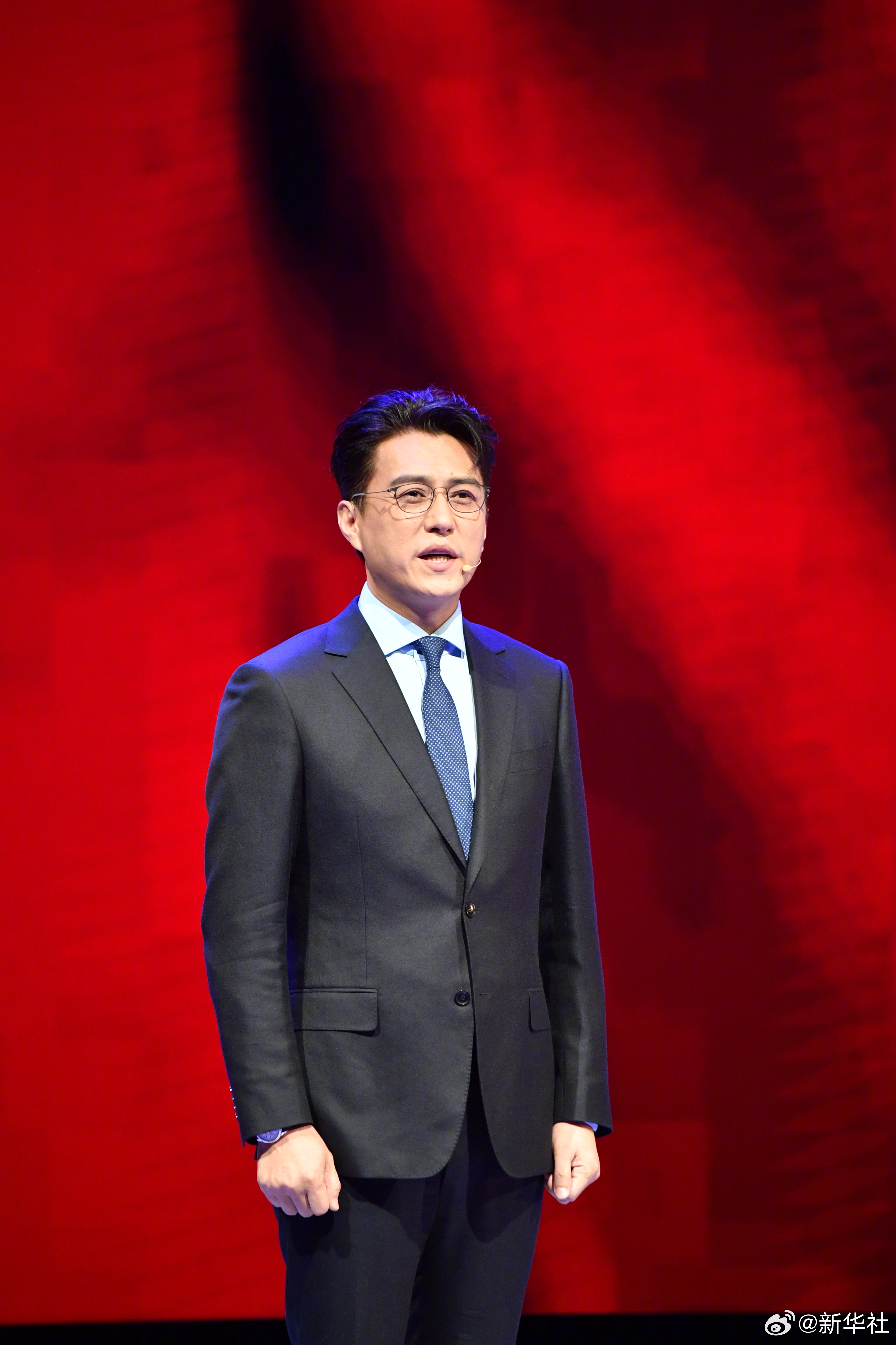 【#靳东带你走进多彩延安#】在“红星照耀中国：从伟大胜利走向伟大复兴”网络主题宣