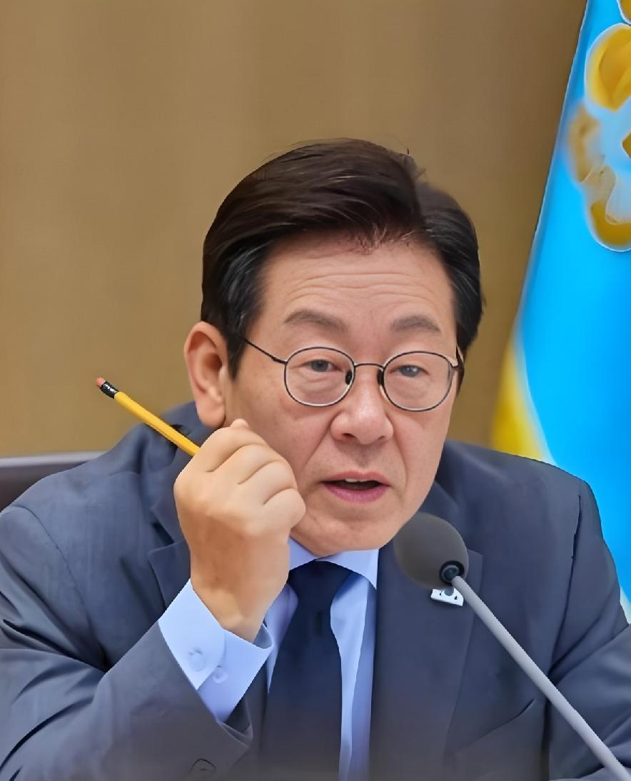 李在明拿日本开刀了！
近日李在明公开表示，将追缴亲日反民族行为者的财产。也就是说