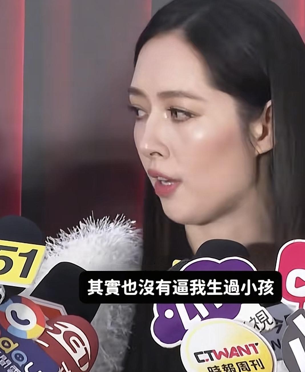 郭碧婷嫁入豪门，不是嫁给了向佐，而是与向太完成了一次顶级资源置换。
你品品，允