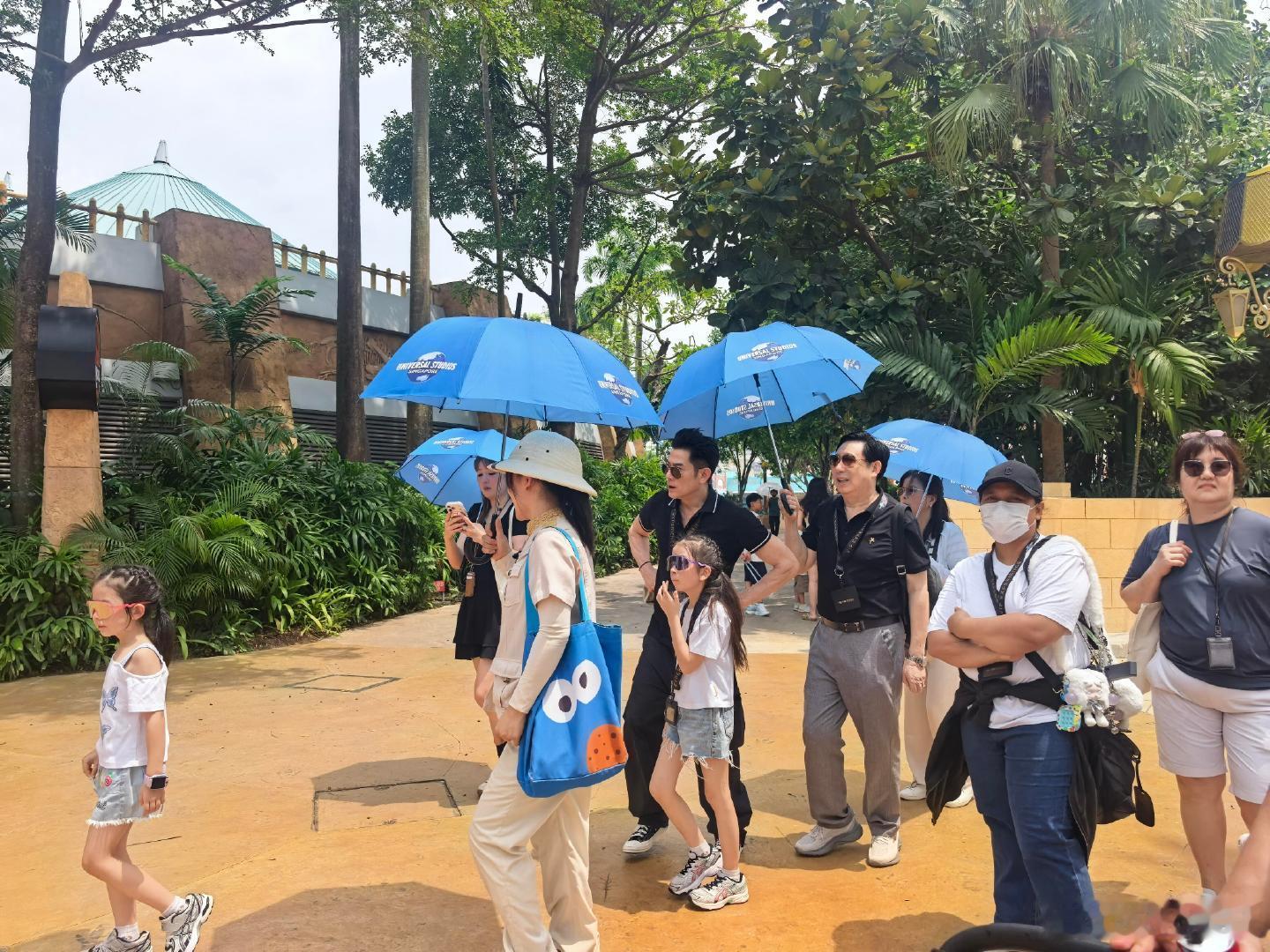 新加坡环球影城偶遇郭富城一家郭富城一家游新加坡环球影城新加坡环球影城偶遇郭富城一