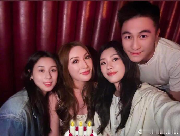 奚梦瑶何猷君为赌王外孙女庆生奚梦瑶何猷君为何超凤女儿庆生 赌王二女儿何超凤的爱女