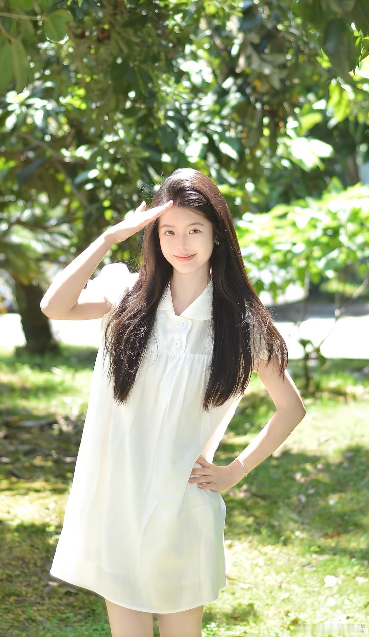 清纯甜美气质穿搭小姐姐