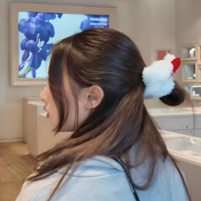 柳尹  🦋柳尹 语言天才 喜欢HelloKitty的女孩子有什么坏心思