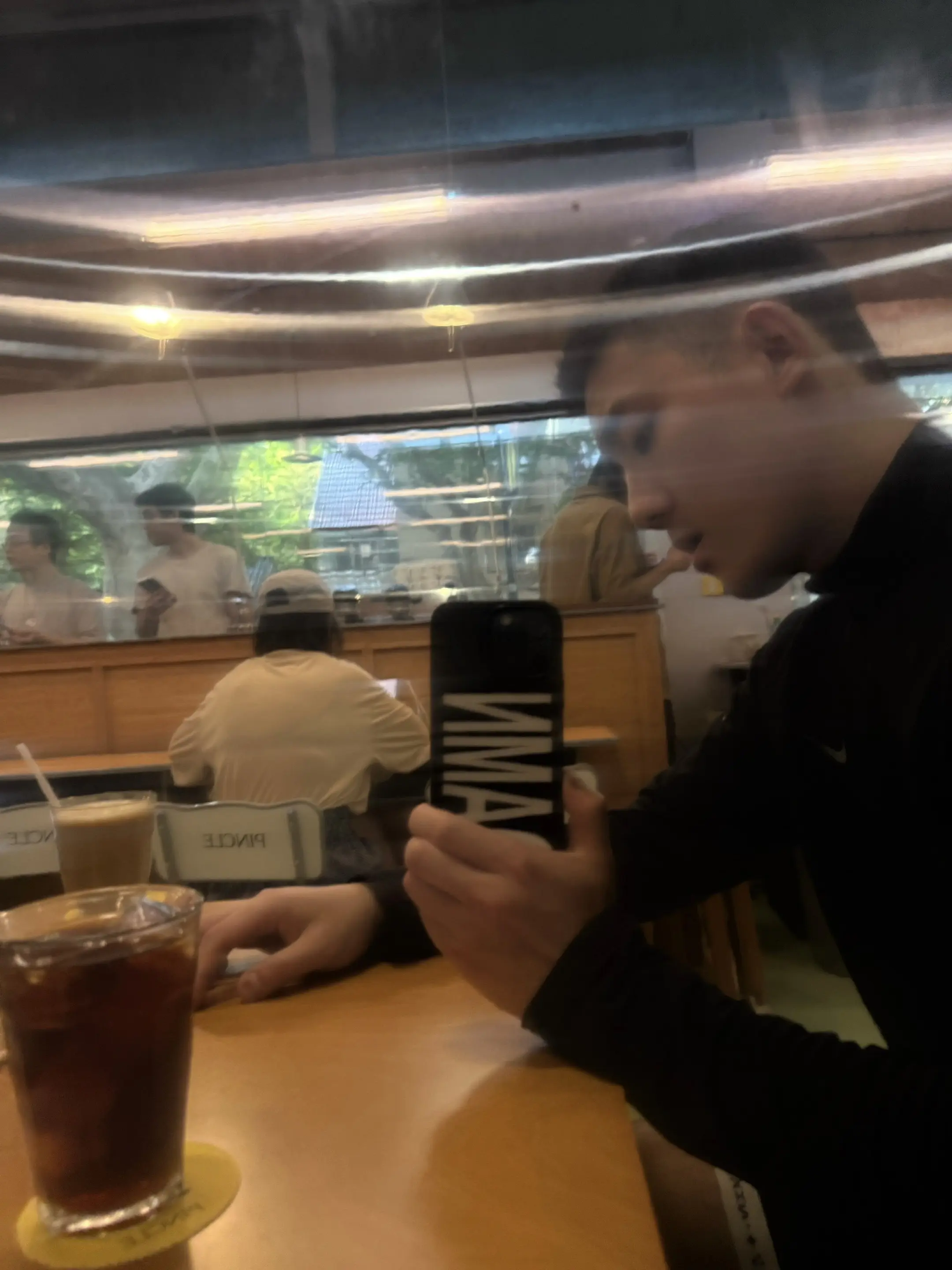 伯恩又跑了🏃🏻‍♀️🏃🏻‍♂️…