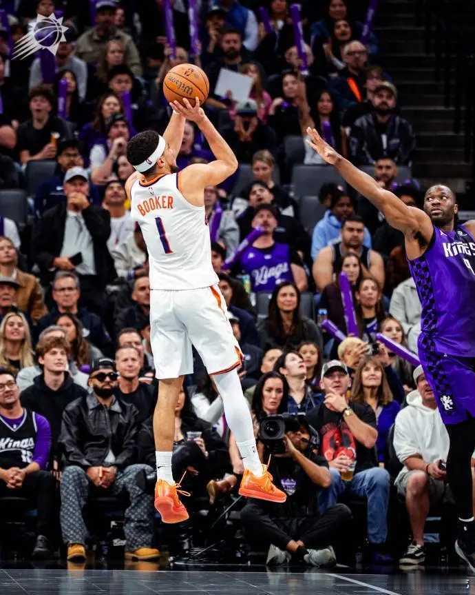 NBA杯小组赛，太阳112-100大胜国王。值得一提的是，太阳本赛季NBA杯小组