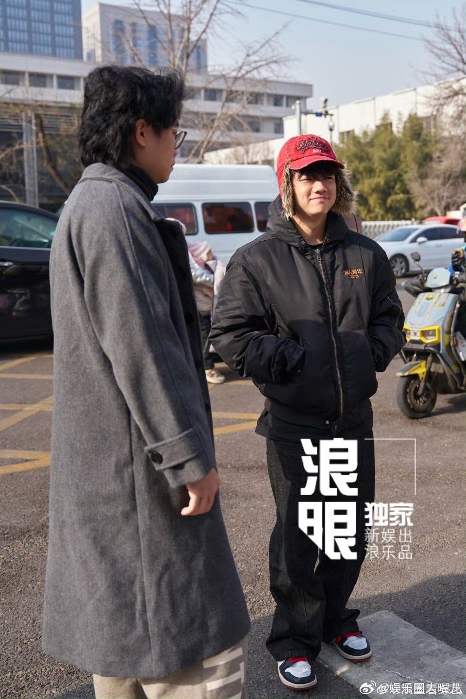 徐浩伦谭湘文现身央视 徐浩伦谭湘文现身央视参与春晚彩排，让人对今年的喜剧节目多了