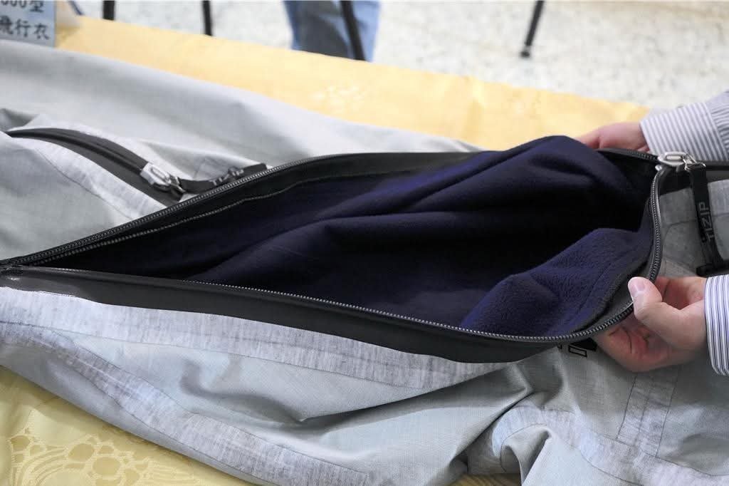 F-16新飞行防寒衣首度亮相！3月底上线，寒海生存添关键保障F-16战机失事事件