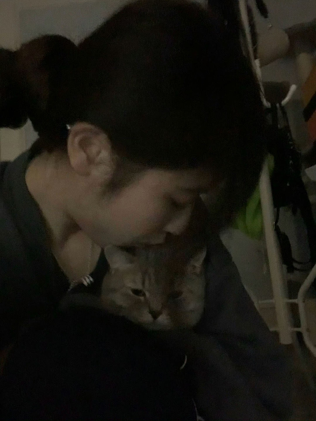 总是莫名其妙因为一些帖子焦虑要怎么办？某薯上刷到别人做美甲空甲的帖子我就会开始焦