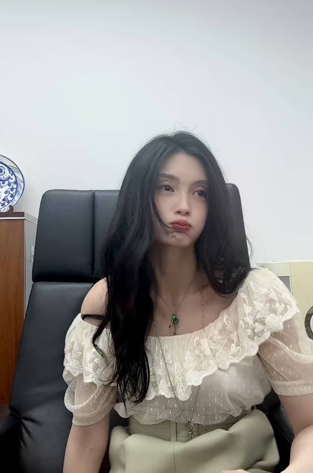 当你觉得跟我差不多时，市场会告诉你，你差远了！没有什么小白或是老手的区别，是性格