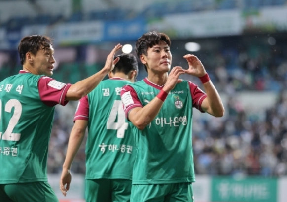 06 大田市民vs浦项制铁(情报）1.大田市民的防线在最近的比赛中逐渐回暖，近5