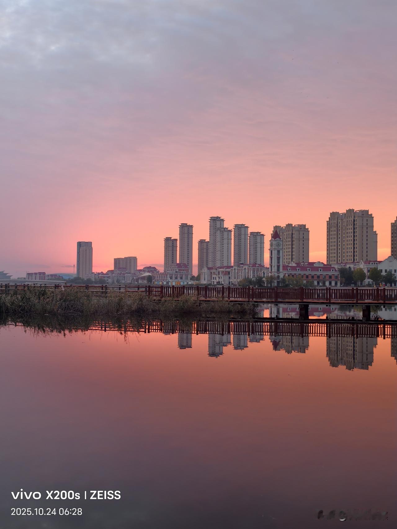 分享一张手机里湖的照片明月湖