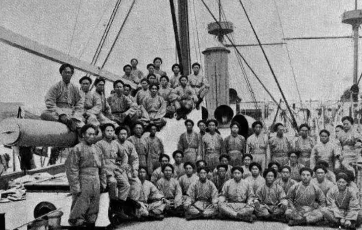 1. “航母三舰客”同框超燃喊话 彰显中国海军硬核实力：辽宁舰、山东舰、福建舰“