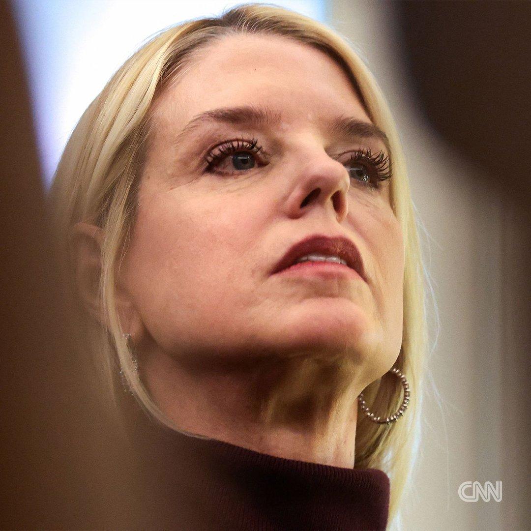 美国司法部长帕姆·邦迪将出席国会听证会，她正面临着来自两党的强烈批评，批评的焦点