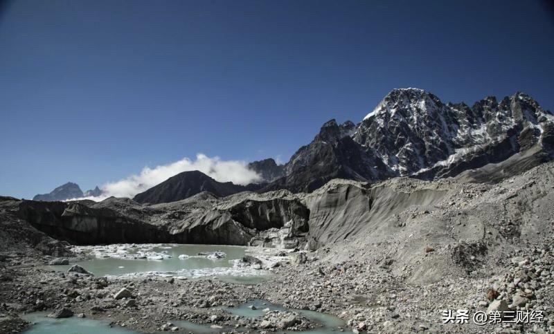 根据最新发布的报告，为约20亿人提供重要淡水来源的喜马拉雅冰川，现在的融化速度比