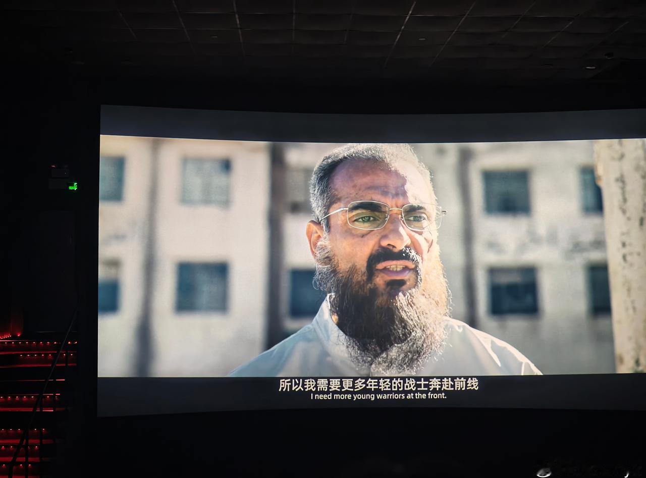 土豆本身无毒，只是长期被丢在阴暗、无光、潮湿的绝境里，才被迫发芽、滋生毒素。
