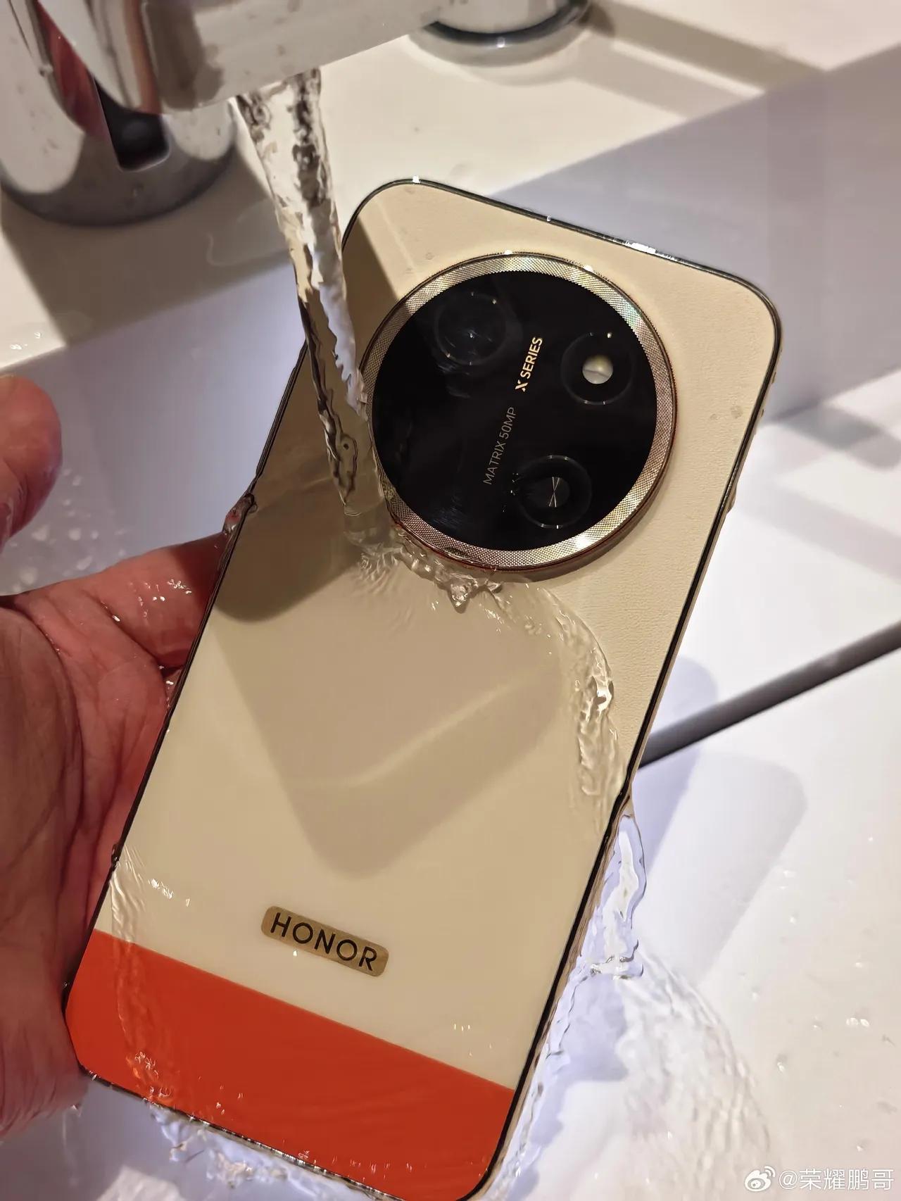 荣耀X80 Pro Max是真抗造啊！刚刷到荣耀中国区电商部鹏哥给大伙整的活——