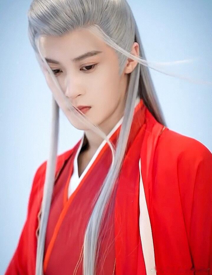 #红衣相柳#《长相思2》路过的蚂蚁🐜都得为相柳的红衣造型叫一声好，红衣柳柳就好