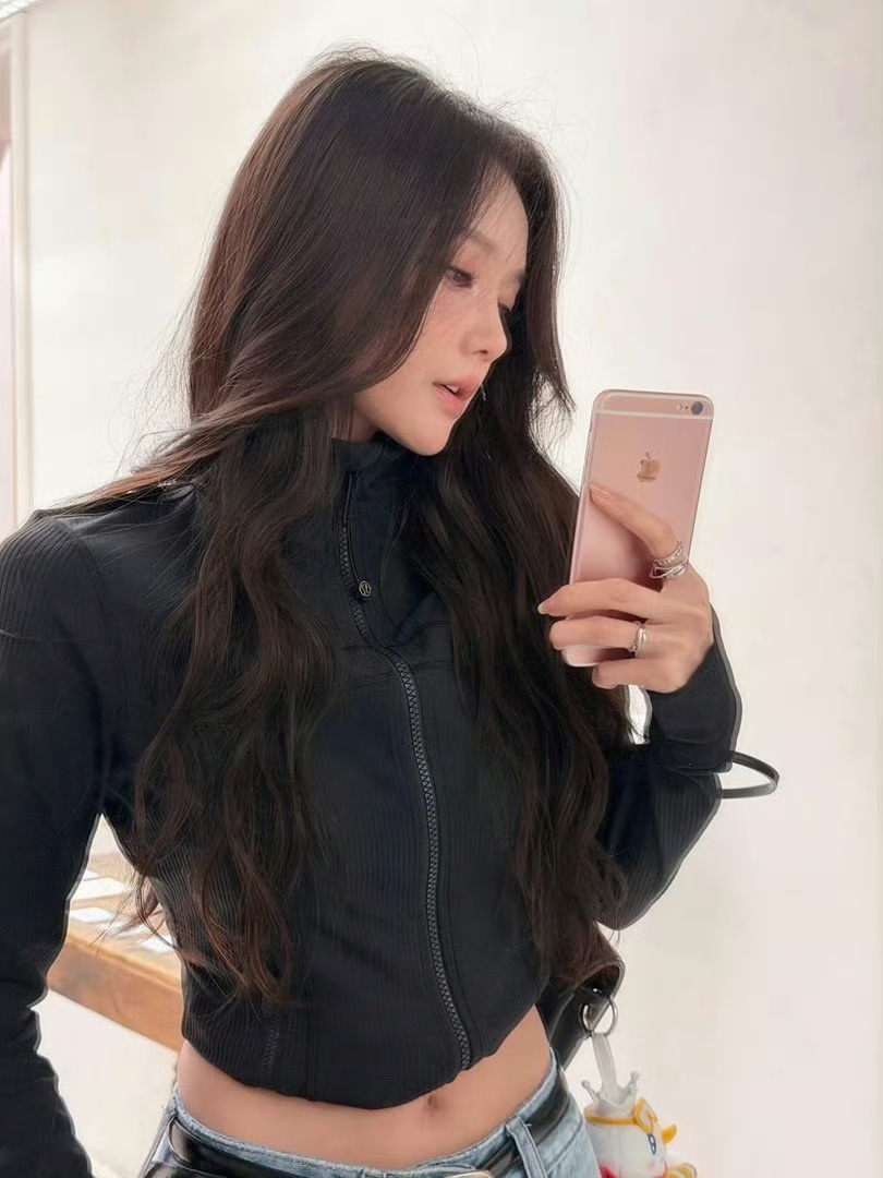 李一桐新微博名看来，李一桐还真改微博名了。不过，怎么改名都很好啊。李一桐依然还是