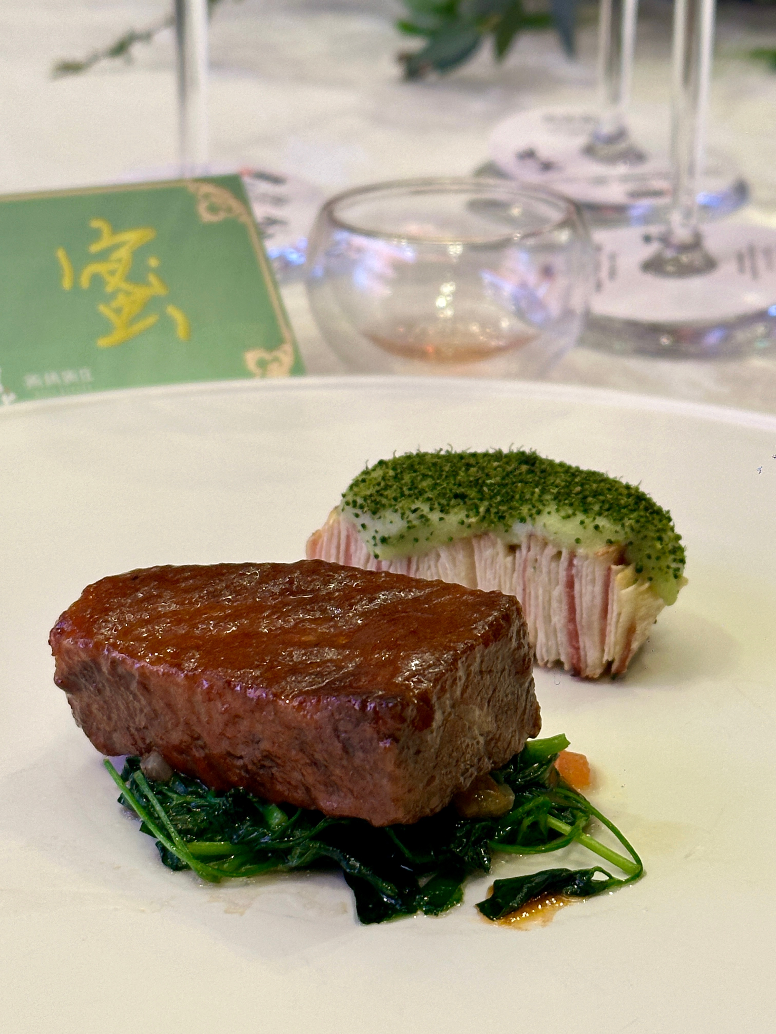 吃席肚皮吃翻起🍷每一道菜都好吃😋西鸽酒庄的酒也有惊喜✨不过我的祖传重庆胃还是