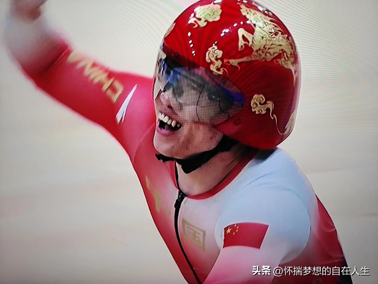 早晨看央视体坛晨报，国际自盟场地自行车世界锦标赛，中国场地自行车男队战胜了日本队